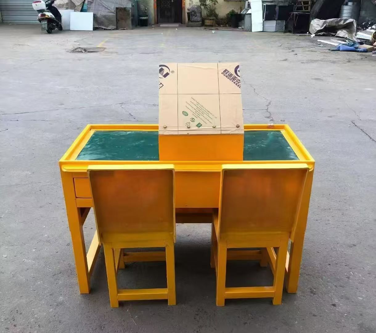 贵溪防静电导通桌井下煤矿火工品发放桌：危险品流转的安全守护者